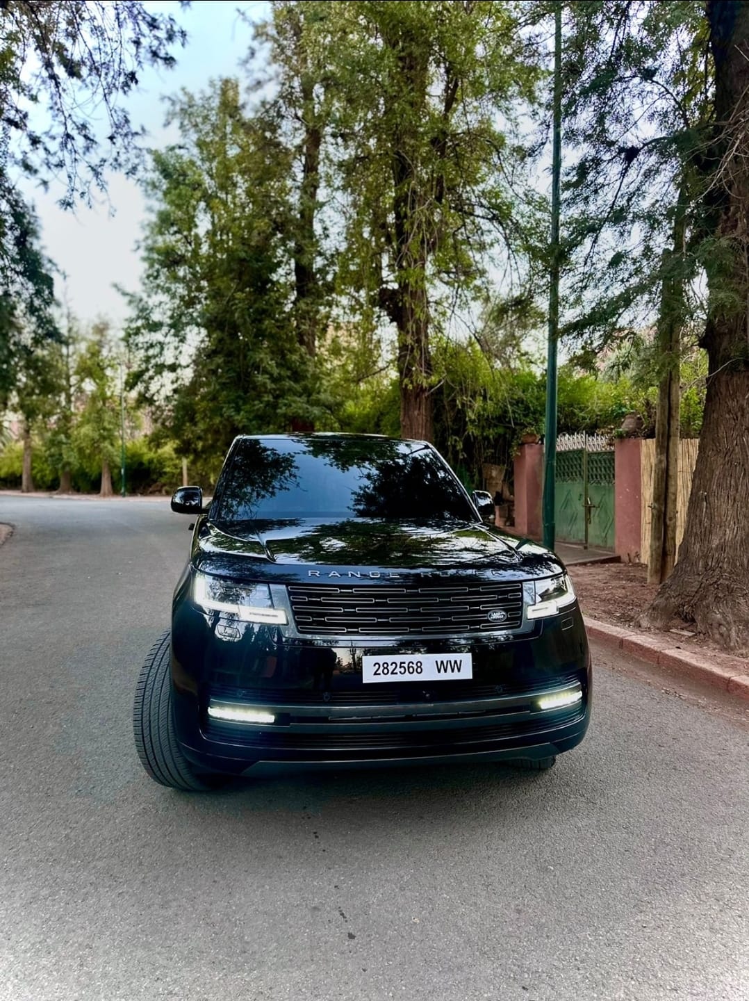 Range Rover SUV from Travaton.com